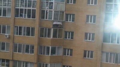 В многоэтажке Астаны развалился балкон