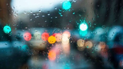 Трассы из-за непогоды закрыли в двух регионах Казахстана