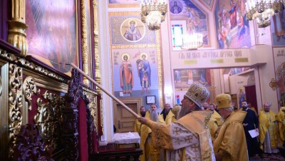 Митрополит Александр освятил Вознесенский собор в Алматы