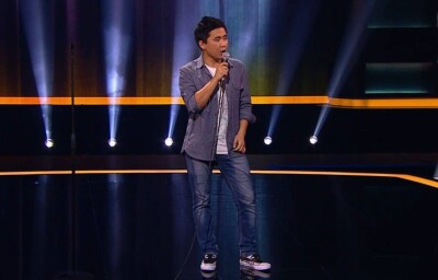 Кайрат из Уральска удивил российских комиков странным голосом и шутками про Казахстан