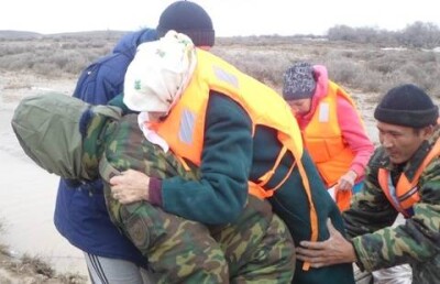 Эвакуируют жителей еще одного села в Карагандинской области