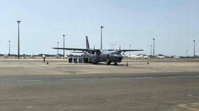 Военная авиация доставила более 30 казахстанцев из Саудовской Аравии в Актау