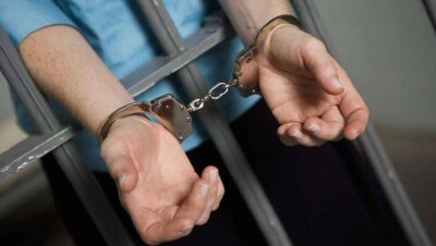 Троих полицейских задержали по подозрению в пытках после смерти жителя ВКО в отделении