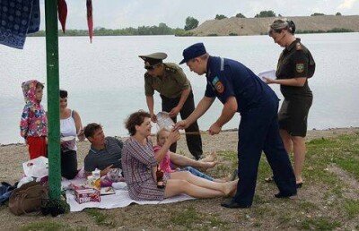 В Усть-Каменогорске спасатели предлагают отдыхающим поменять пиво на свисток