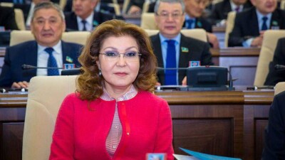 Токаев переназначил Даригу Назарбаеву сенатором