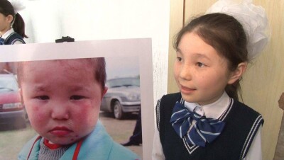 Детям Кызылагаша показали их фото во время трагедии в 2010 году 