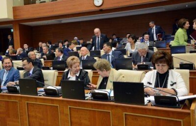 Перезапуска политической элиты ожидают эксперты от внеочередных парламентских выборов