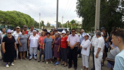 Жители Жаркента устроили акцию протеста против зловония