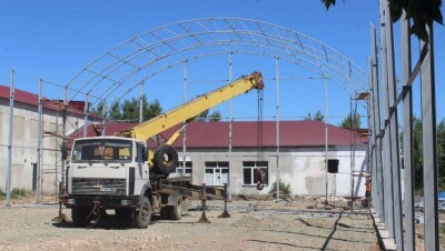 В Егиндыкольском районе строят спортзал ангарного типа