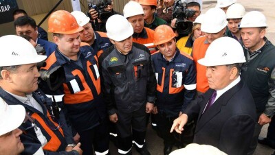 Назарбаев отметил тяжёлый труд металлургов на "АрселорМиттал Темиртау"