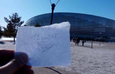 Написанные от руки билеты на футбол продавали только в кассах "Астана-Арены"