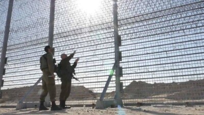 Израиль начал строительство "умного" забора на границе с сектором Газа