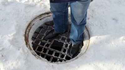 Около 9 тысяч опасных колодцев в Астане закрыли решётками