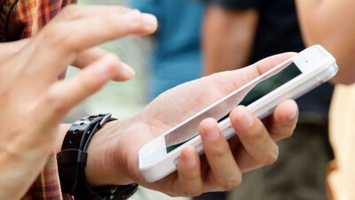 Казахстанцы стали больше тратить на мобильную связь, sms и интернет