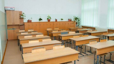 В актюбинской школе обрушился потолок: пострадали девять учеников