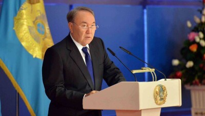Назарбаев: Мир не может себе позволить новой кровавой развязки
