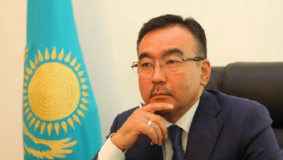 Аким Текели уволился из-за осуждённого за коррупцию подчинённого. Тот пытался уплыть по реке при задержании