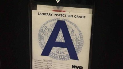 Минздрав поддержал идею клеить на двери кафе заключения об их санитарном состоянии 