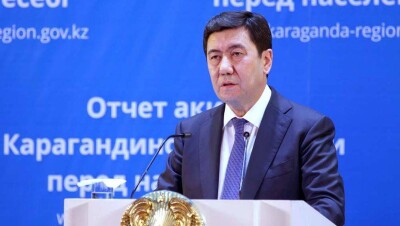 Аким Карагандинской области провёл первую отчётную встречу. О чём он говорил?