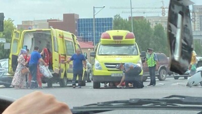 В Нур-Султане машина скорой помощи попала в ДТП, пострадали пять человек