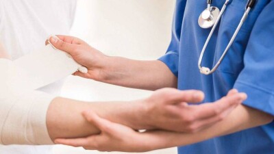 В Институте травматологии впервые провели эндопротезирование плечевого сустава