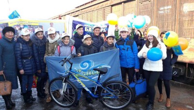 Айбатыра, с неимоверным упорством тянувшего канат, в Уральске встречали как героя 