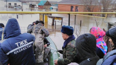 Жители затопленного Актобе боятся мародёров
