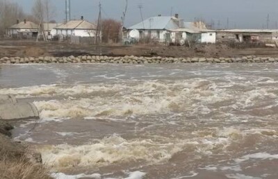 Паводок отрезал Каркаралинский район от внешнего мира 