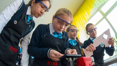 STEM-лабораторию новейшего поколения открыли в школе на окраине Астаны
