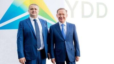 Ерлан Нигматулин и Давид Кемертелидзе передали больницам Карагандинской области необходимые аппараты и медикаменты