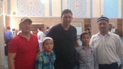 Легенда казахстанского бокса Василий Жиров принял ислам