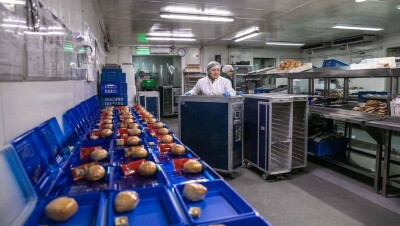 Потеря ножа на кухне – повод для расследования. Репортаж из цеха бортового питания