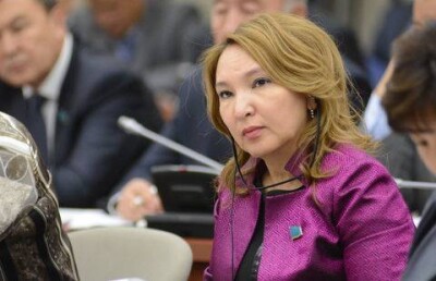 Депутат Мажилиса 40 минут не могла вызвать "скорую помощь" в Астане
