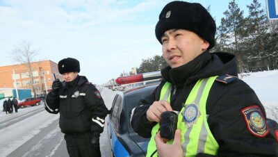 Полицейских Алматы оснастили видеорегистраторами для борьбы с коррупцией