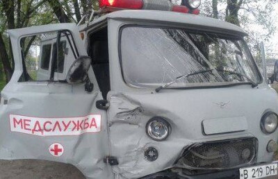 Три медсестры пострадали в ДТП с участием машины медслужбы в Алматы