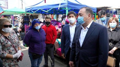 Предприниматели Нур-Султана попросили Тугжанова продлить время работы ТРЦ и рынков в столице