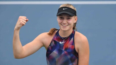 Елена Рыбакина после победы на турнире серии WTA вышла во второй круг Australian Open
