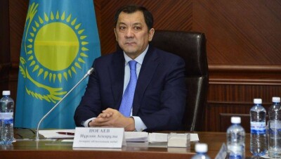 Аким Атырауской области попросил жителей не оценивать его работу