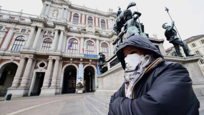 В Италии медикам-пенсионерам предписали вернуться к работе из-за эпидемии 