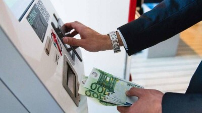 Забастовка инкассаторов началась в Германии. Бастующие требуют уравнять зарплаты в стране