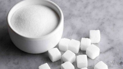 Не больше трёх килограммов сахара в одни руки продают в соцмагазинах Караганды