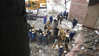 В обрушившемся подъезде дома в Шахане было около 30 человек