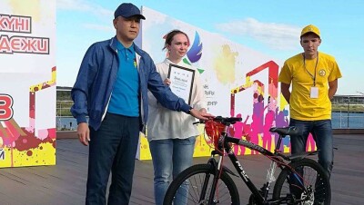 Фестивалем субкультур, ярко-кроссом и выставкой хендмейда отметили в Костанае День молодёжи