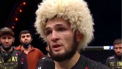 Хабиб Нурмагомедов защитил титул чемпиона UFC в лёгком весе