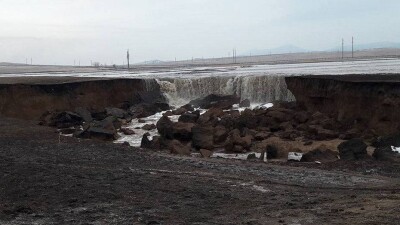 Жителей села напугал перелив рядом с домами в Акмолинской области