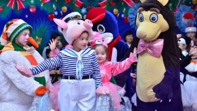 По всему Казахстану прошли президентские ёлки. Назарбаев пожелал детям исполнения желаний