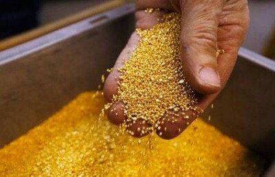 Старатель из Астаны пытался вывезти из шахты три мешка золотой руды