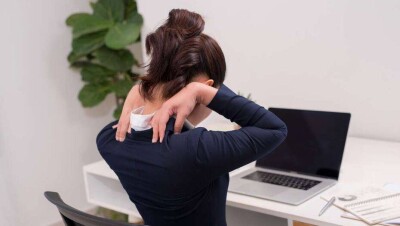 Кеңсе қызметкерлері үшін денсаулықты нығайтуға арналған 5 кеңес