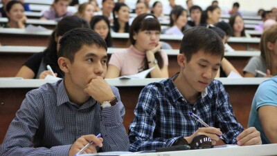 Число студентов, поступающих в зарубежные вузы из ВКО, сократилось в три раза