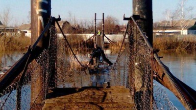 Шестилетний мальчик погиб, упав с ветхого моста в Астане